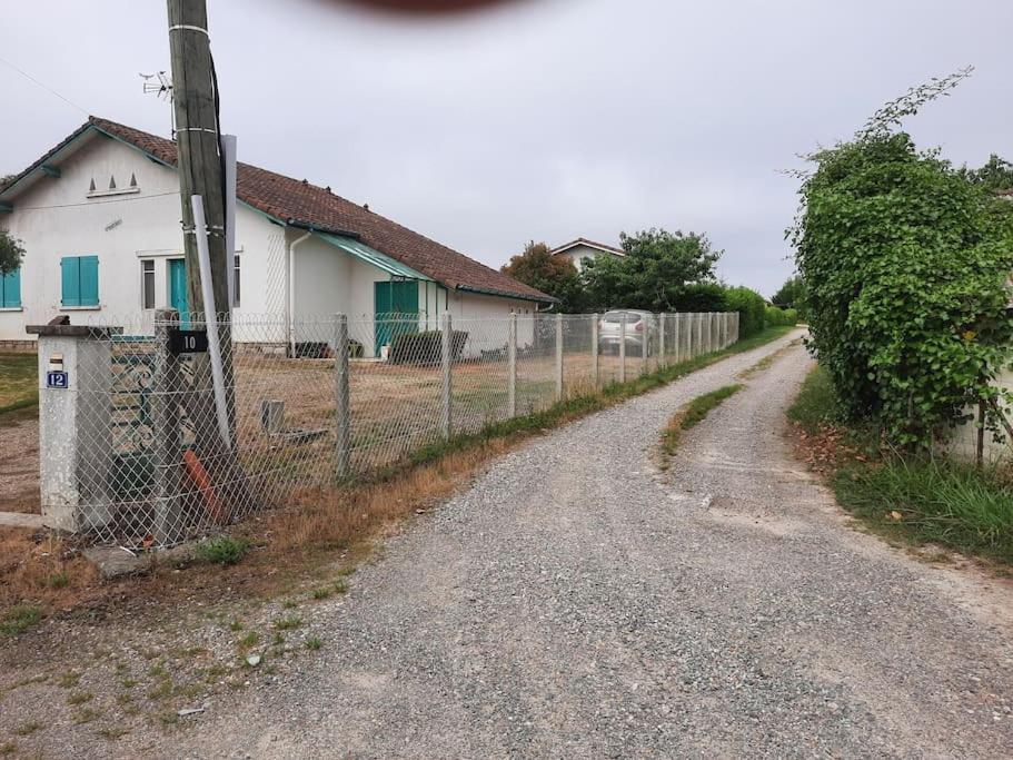 Charmant T2, Cl 3 Etoiles, 4 Lits, 4 Personnes Et 1Enfant, Parking Et Terrasse Saint-Sever  Exterior foto